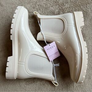NWT! SERRA | Shiny Ivory Women's Chelsea Pull On Rain Boots Waterproof Size 10